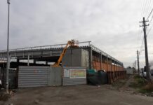 FOTO. Complexul comercial ridicat pe locul fabricii Aluta prinde contur