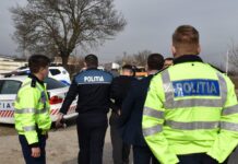 Fostul primar al comunei Traian, bătut în fața Primăriei