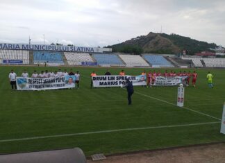 FOTO. Finala fazei județene a Cupei României, Oltul Curtișoara-ACS Caracal, a început cu un moment de reculegere