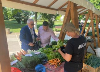 Primarul Doldurea a cumpărat legume din piața volantă din Caracal