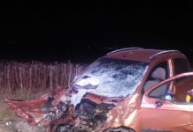 O tânără de 26 de ani, din Slatina, a ajuns la spital, după ce a intrat cu mașina într-un tir