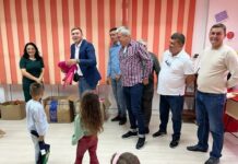 Ionuț Dima, alături de elevii din Coteana