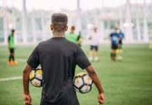 Fotbal: Doi antrenori din Olt, suspendați