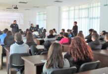 Deși Bullying-ul este o problema a copiilor, responsabilitatea le revine adulților