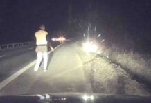 Maşina răsturnată pe DJ 546, la ieşirea din Brebeni