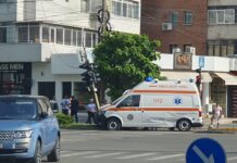 Slatina: Ambulanță implicată într-un accident