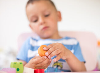 CAS OLT: Terapie decontată pentru copiii și adulții cu autism