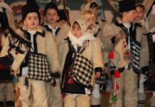 FESTIVALUL DE COLINDE ȘI OBICEIURI DE IARNĂ “DE LA STRĂBUNI PÂNĂ LA NOI” revine pe scena Cercului Militar Caracal