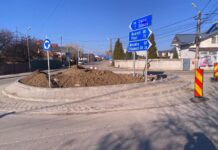 Se asfaltează în sensul giratoriu de la intersecția străzilor Cuza-Vodă – Banului – Poenii