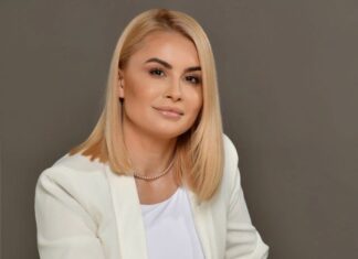 SLĂTINEANCA ANCA TOMESCU, REGINA PERLELOR AUTENTICE