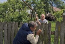 VIDEO. Primarul PSD al comunei Redea bătut în plină stradă de contracandidatul PNL