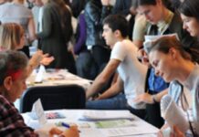 Absolvenții de liceu sau facultate din promoţia 2024 pot lua 330 de lei pe lună indemnizație de șomaj, timp de 6 luni. Actele necesare pentru înregistrare