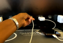 FBI avertizează: evitați utilizarea stațiilor publice de încărcare a telefoanelor