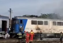 O locomotivă Regio a luat foc în mers, în zona Grădinari