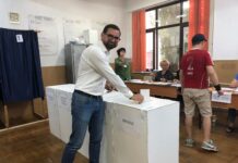 Deputatul Adrian Chesnoiu a votat  încă de la primele ore ale dimineții