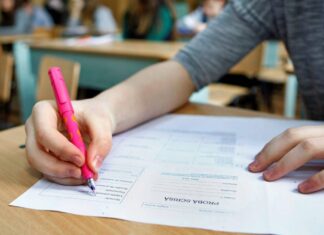 Elev din Corabia eliminat din examenul de BAC