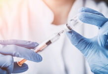 Te-ai vaccinat împotriva COVID-19 și ai suferit efecte ADVERSE? Poți primi despăgubiri bănești