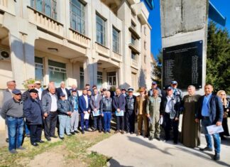 Caracal onorează aviația: un MIG21 amplasat în fața Casei Armate