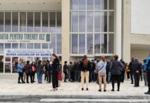 Sute de locuri de muncă la Bursă