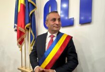 Oprescu: ”Trupa de ospătari a lui De Mezzo își arată nivelul intelectual și politic foarte jos și face din nou circ ieftin”
