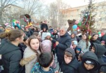 La Caracal, Moș Crăciun a răspândit magia sărbătorilor cu daruri pentru cei mici