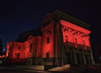 Primăria Caracal, Teatrul Național Caracal și Biblioteca „Virgil Carianopol”, în roșu