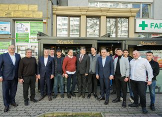 Crin Antonescu, în cafeneaua familiei Memish, un loc unde tradiția albaneză se împletește cu istoria Slatinei