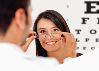 O echipă de ingineri optometriști vine la Radomirești