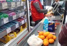 SĂRĂCIA SE VEDE PE BANDA RULANTĂ