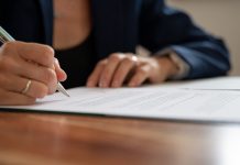 Dosar penal în Olt: Două angajate de bancă cercetate pentru înșelăciune și falsuri