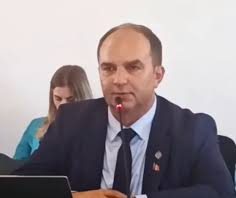 Țiu Mihai-Adrian cere explicații în cazul balastierelor suspecte din Olt: acuzații de exploatări ilegale și lipsă de control instituțional