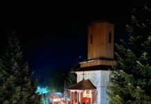 Sute de credincioși la Mănăstirea Strehareți în noaptea de Înviere