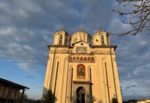 Atmosferă de reculegere la Bălteni, la Denia Prohodului Domnului