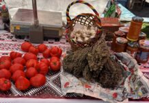 Piața Producătorilor Olteni, organizată în fața Consiliului Județean