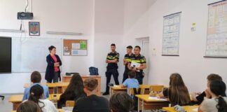 Polițiștii din Olt au desfășurat acțiuni preventive în școli, în cadrul programului „Școala în siguranță”