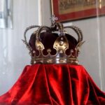 ziua-regalitatii-ceremonie-militara-si-depuneri-de-flori-la-statuia-regelui-carol-i-din-piata-palatului-regal-18575974