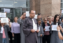 Grefierii au protestat la Curtea de Apel Craiova față de proiectul noii legi de salarizare
