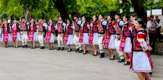 Spectacol folcloric dedicat sărbătorii Sfântului Ilie, organizat în Parcul „Constantin Poroineanu”