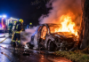 Doi români, răniți într-un accident în Austria. Mașina în care se aflau a fost distrusă de flăcări